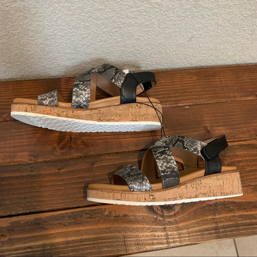 ❤️NEW 7.5 Kensie Snake Print Wedge Sandal - Picture 7 of 9